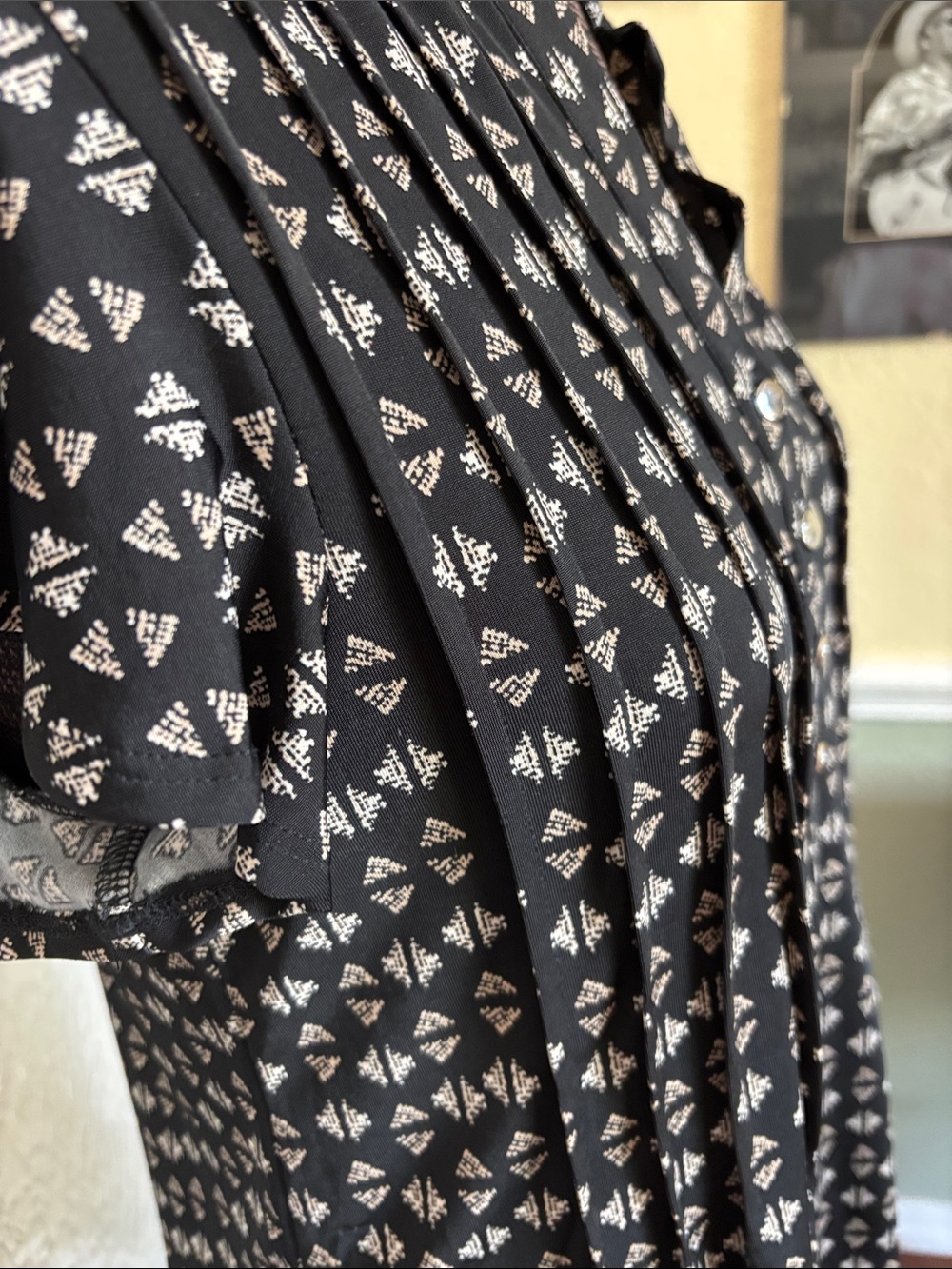 Cocomo Black Short-Sleeve Buttoned Print Blouse NWOT S - Picture 5 of 8